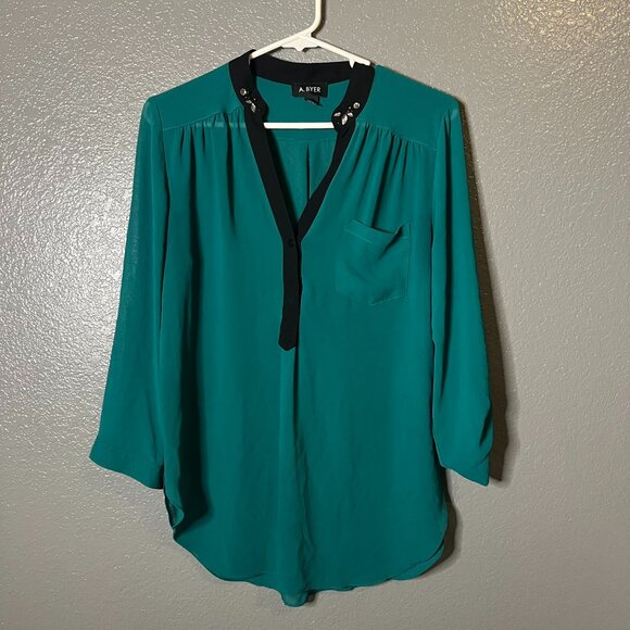 A. Byer Size Large Teal Green Embellished Collar Black Trim Tunic Blouse - Picture 1 of 5